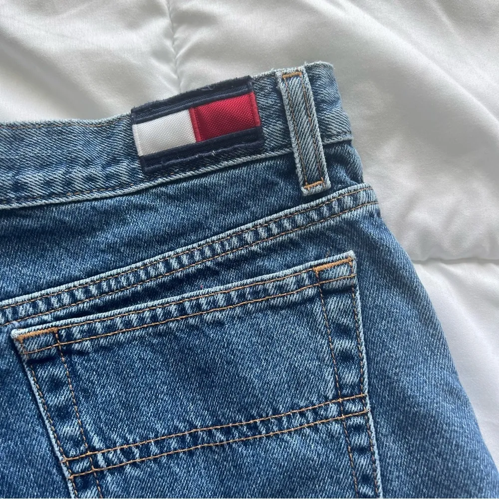 Tommy Hilfiger Vintage Tommy Jeans Y2K Denim Shorts Size 7 - Image 7
