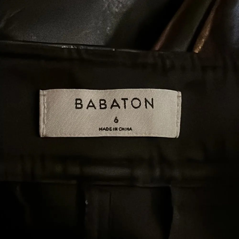 Babaton Aritzia Command Crop Faux Leather‎ Pants Size 6 Black FVL 01-06-37288-31 - Image 10