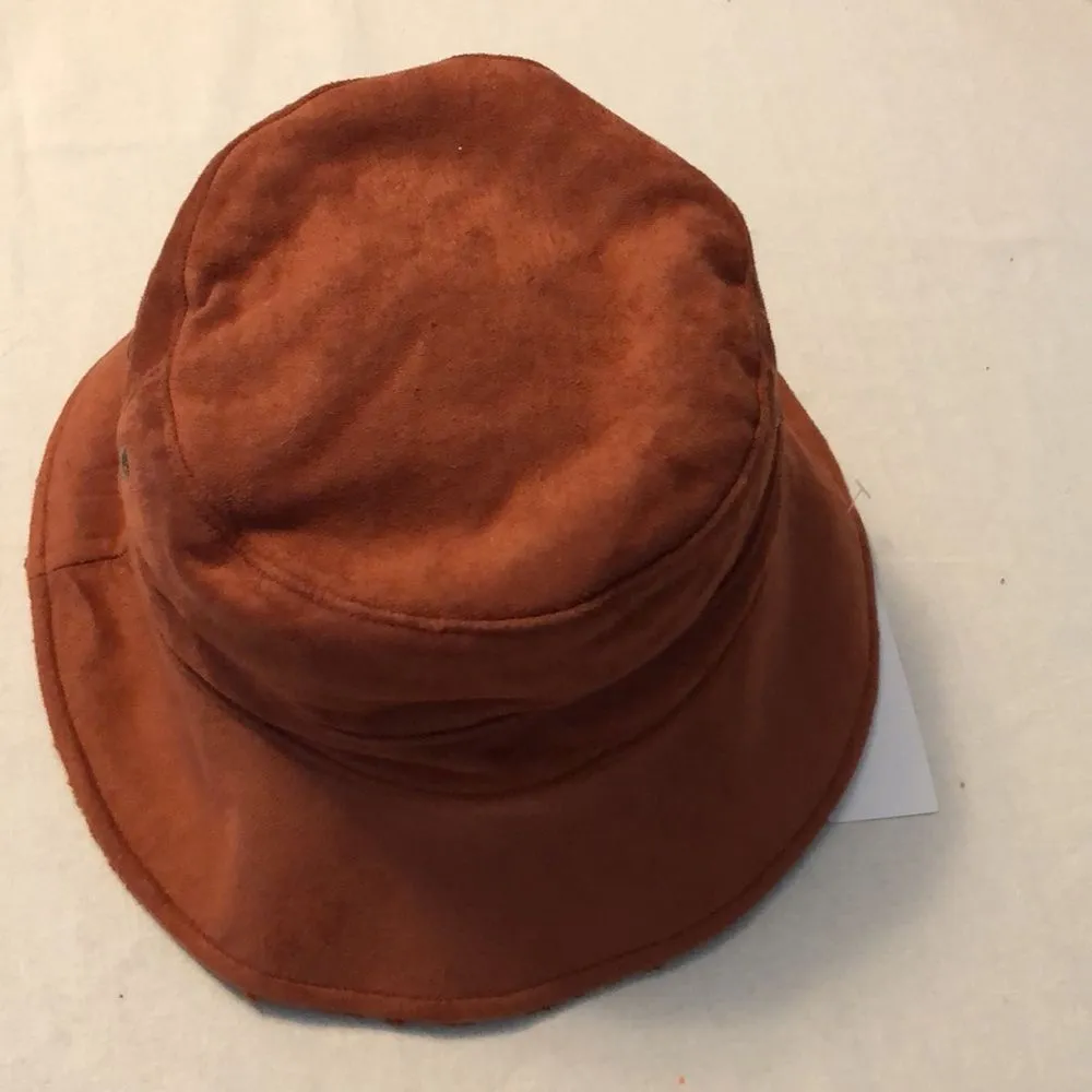 NEW  bucket hat, reverse to wear, faux suede and sherpa - Image 8