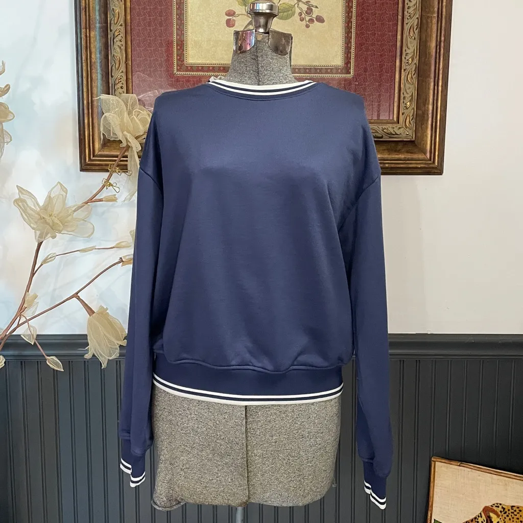 Aritzia Wilfred Free Junction Navy Sweatshirt Collegiate Preppy - Sz M 🧡🎀 - Image 4