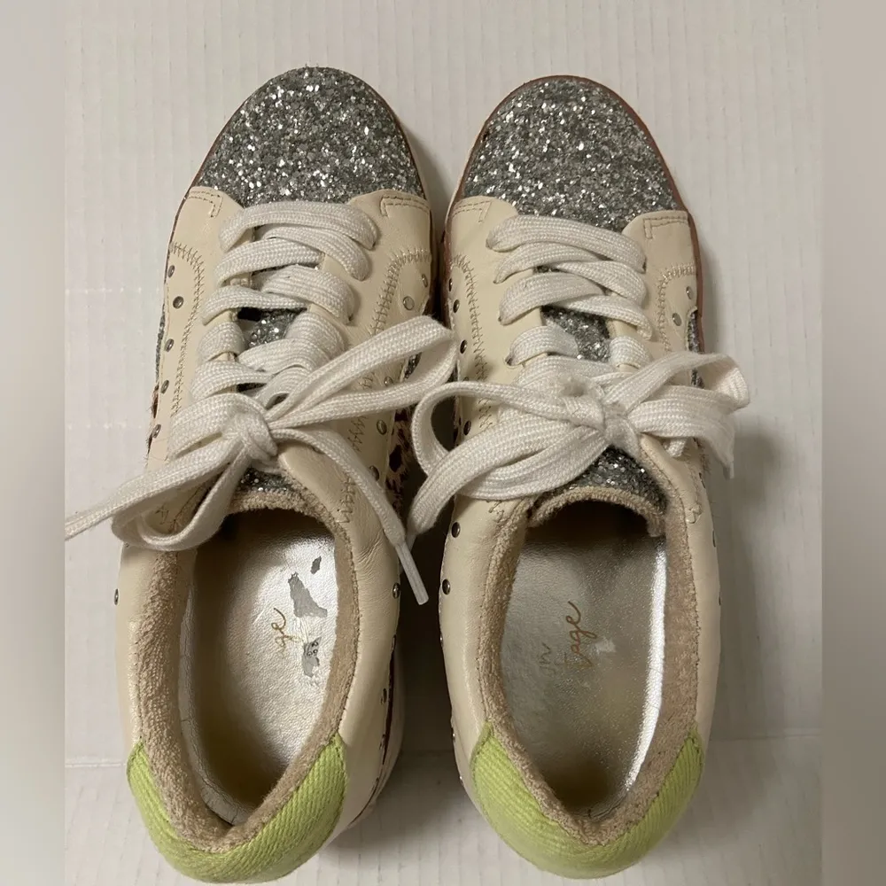 Crown Vintage women’s Size 7 Kalinda silver glitter & cheetah tennis shoes White - Image 3