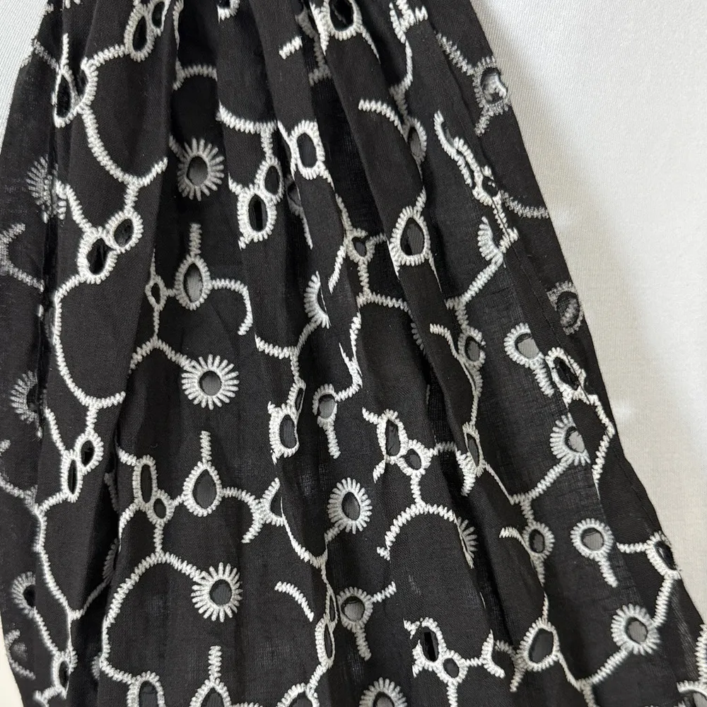 Chic Black and White Patterned Scarf - Image 4