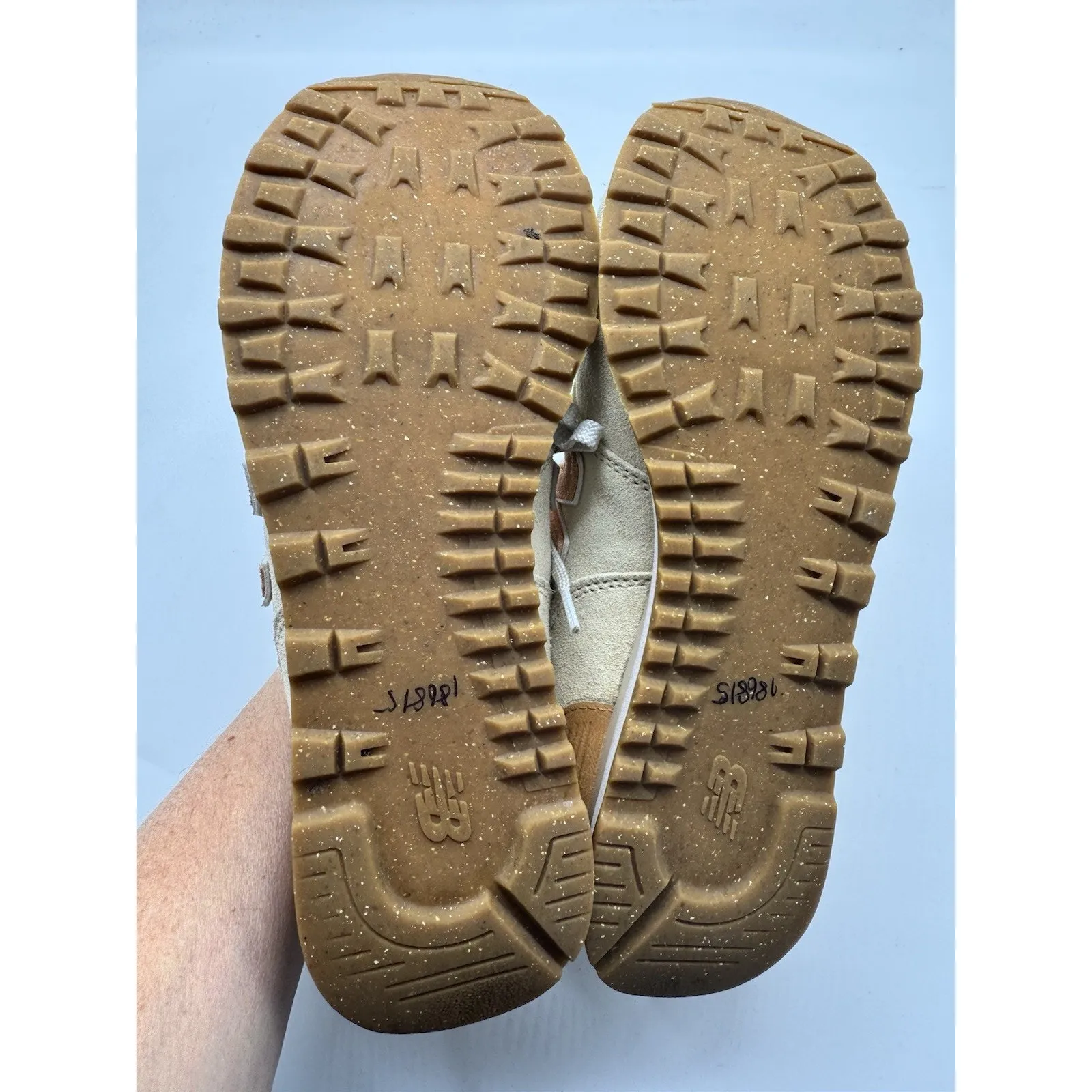 New Balance 574 Women’s Sneakers Beige Suede Athletic Shoes Size 8.5 - Image 12