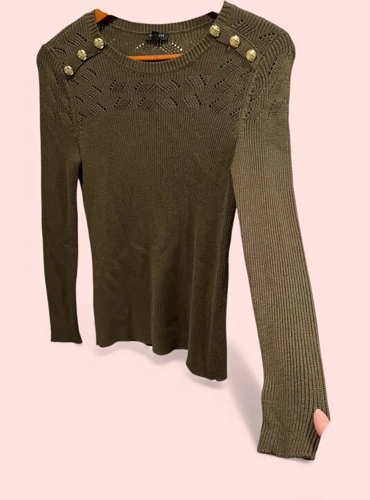 Cute olive crochet top gold accent button sweater Talbots - Image 2
