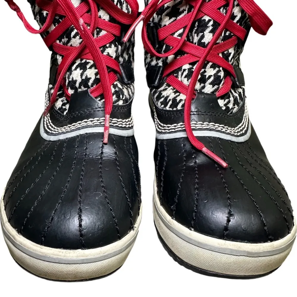 Sorel Tivoli Houndstooth Winter Boots Black White Red Lace Size 9 - Warm Cozy - Image 3