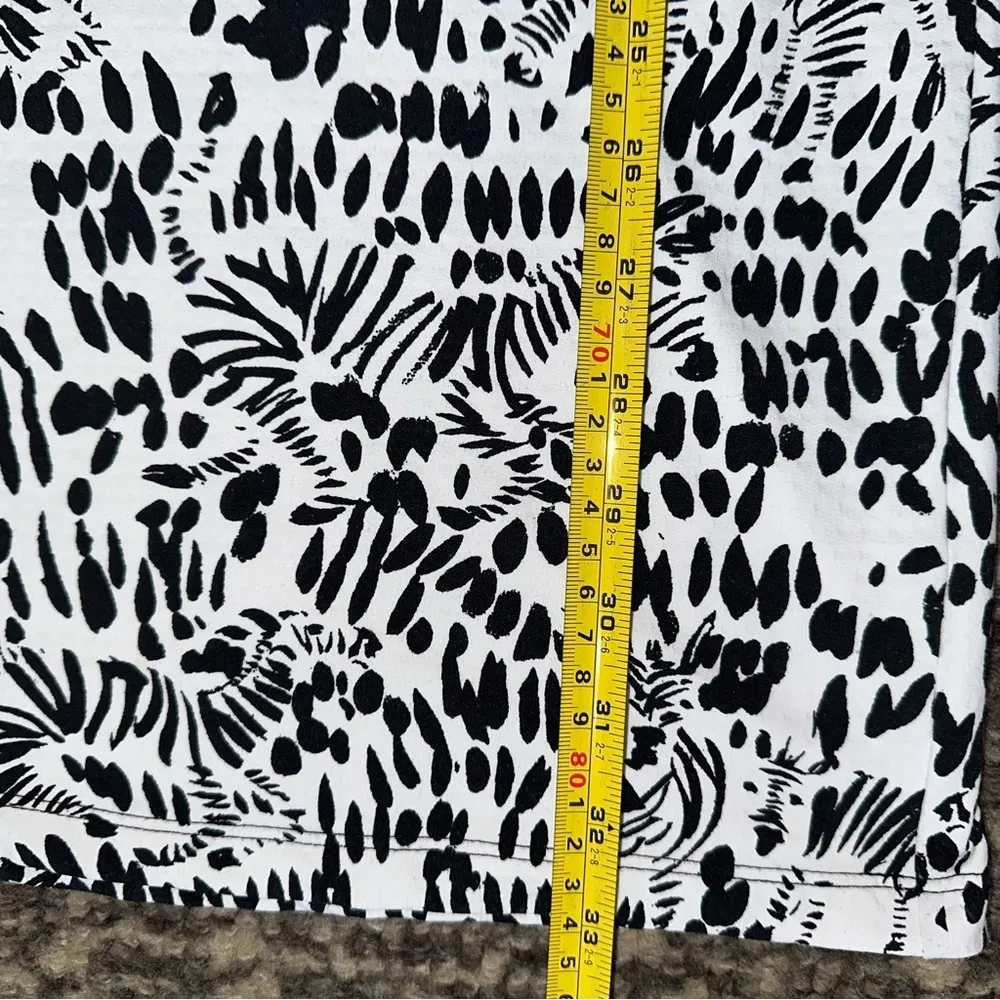 IBKUL Women’s XS Black White Geometric Print SPF Activewear Bell Sleeve Dress - Image 7