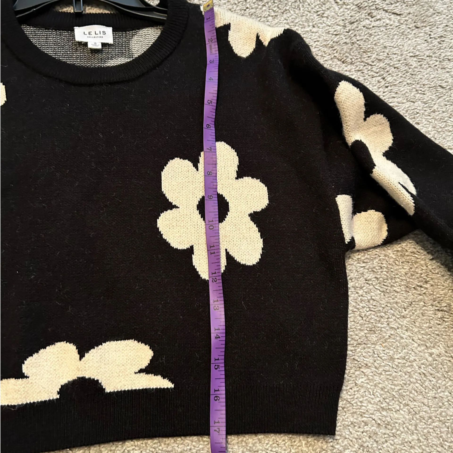 Le Lis Black Floral‎ Cropped Sweater Trendy Flower Print Knit Top - Image 7