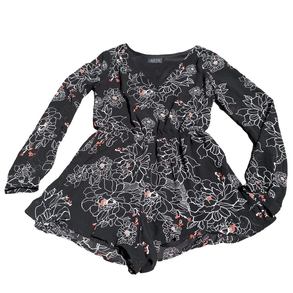 ASTR Floral Romper Long Sleeve Button V Neck Black and White Women's Size Small - Image 5
