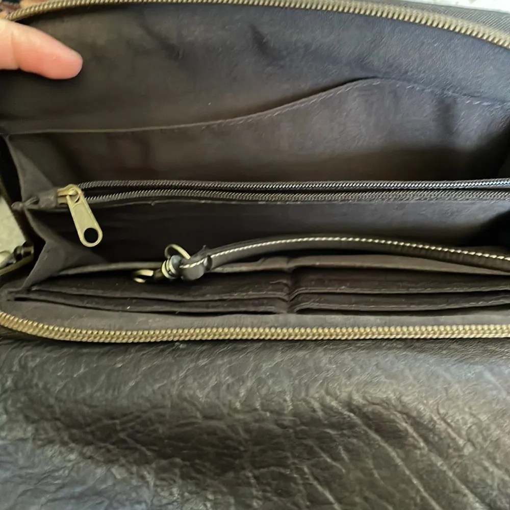 Brown Giani Bernini purse - Image 6