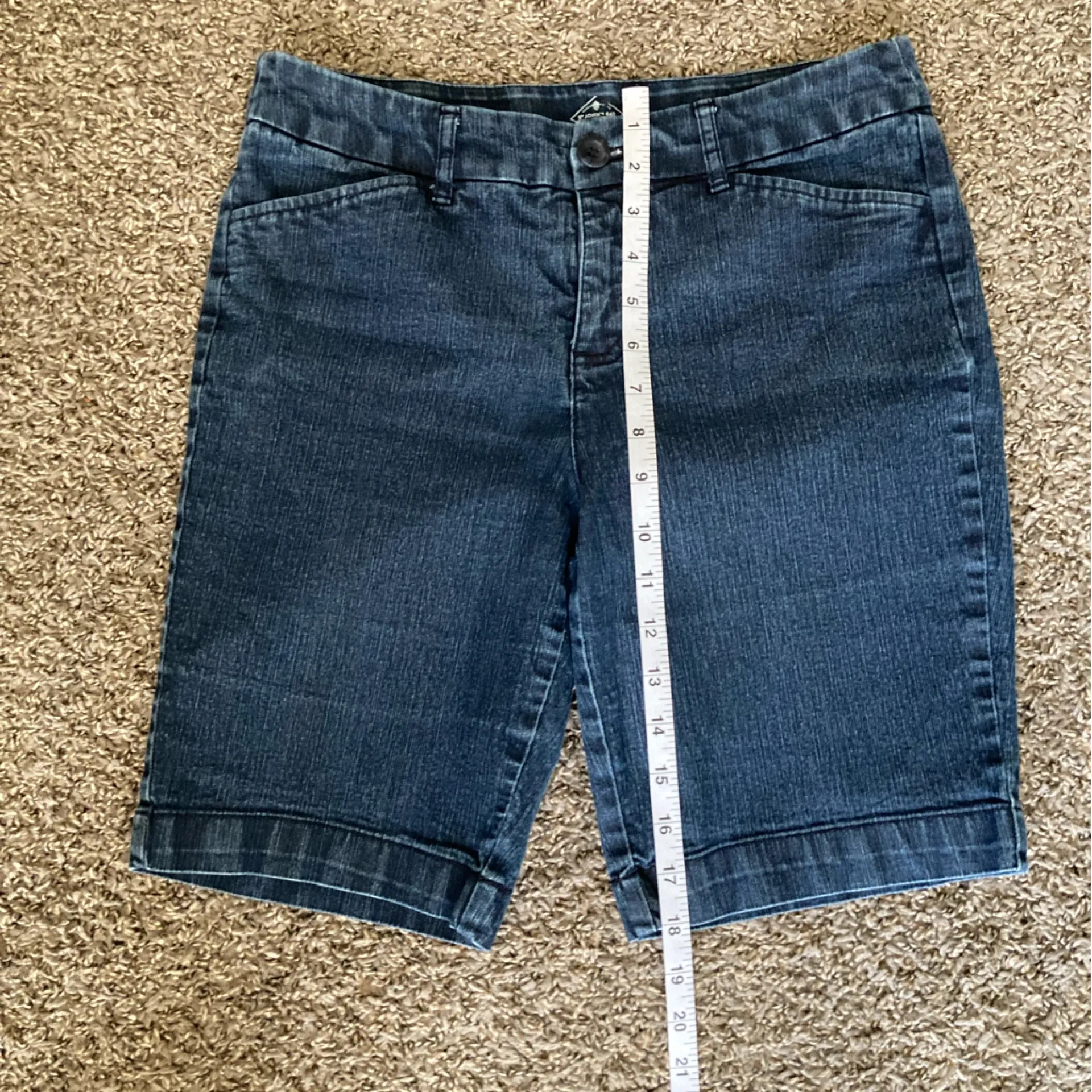 St. John’s Bay Bermuda Stretch Denim Shorts Dark Wash Excellent Cond - Image 3