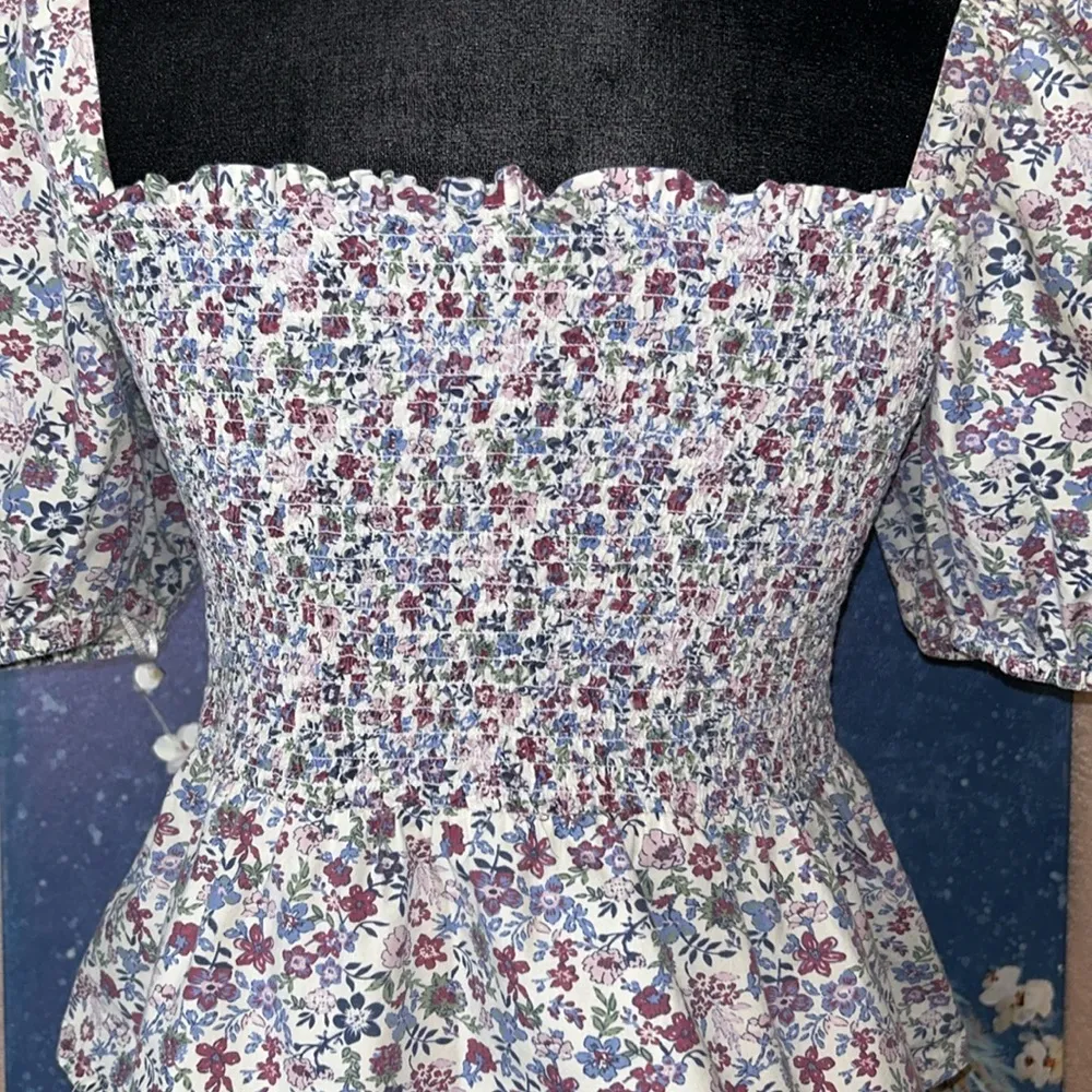 Size M Floral Cropped Blouse - Image 7