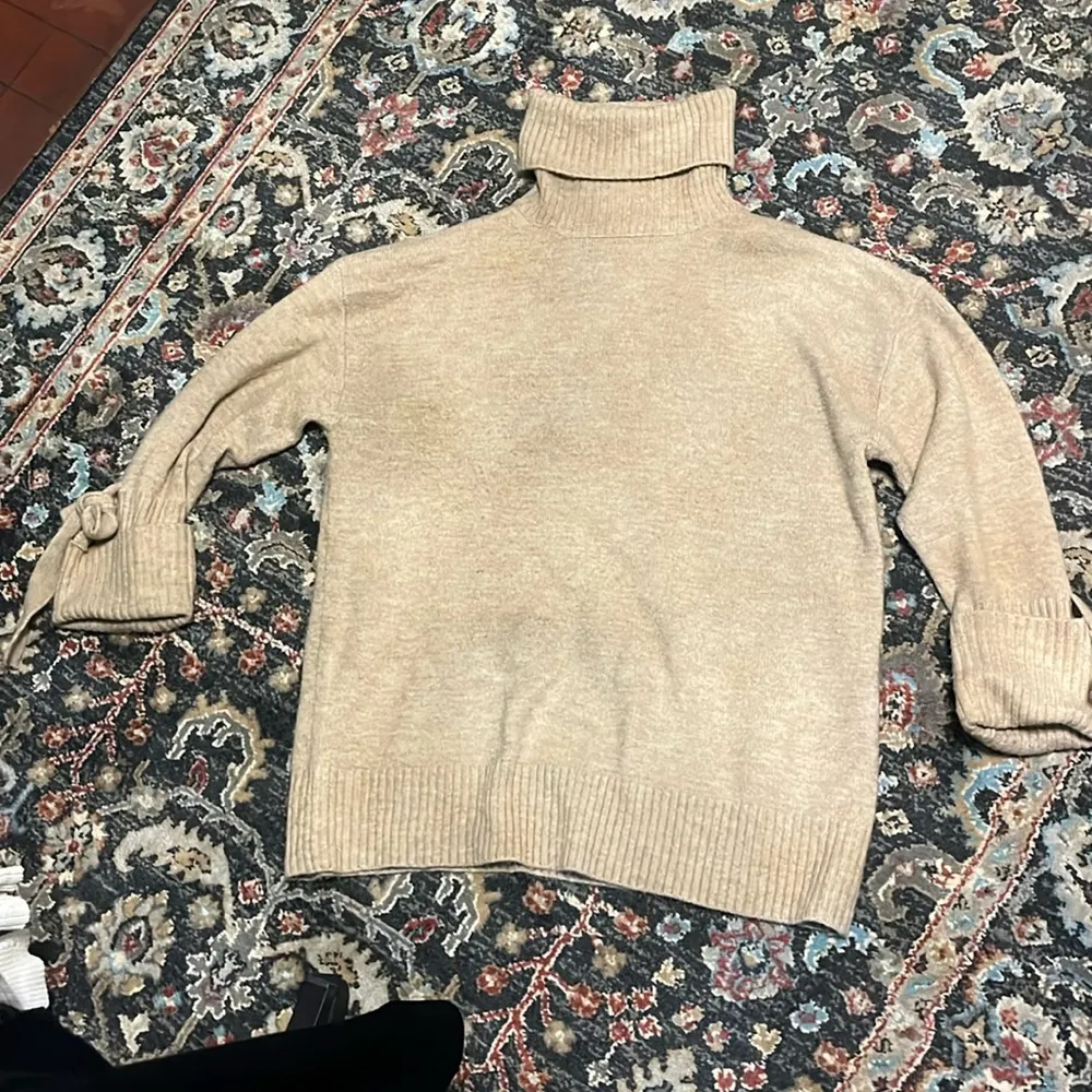 ZARA TURTLE NECK TIE CUFF KNIT size large - Image 2