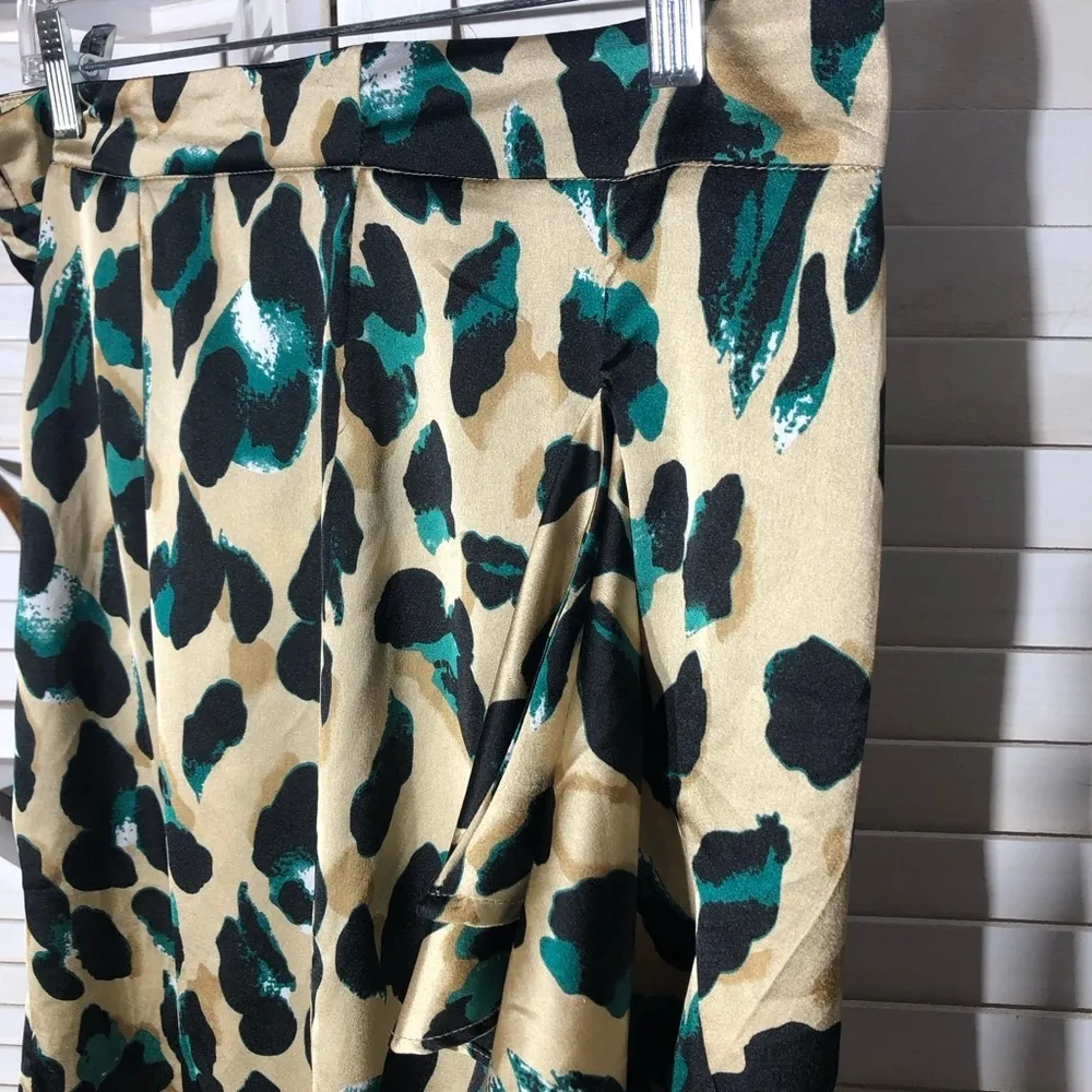 Jupe Leopard Print Satin Skirt Large Ruffled Hem Asymmetrical Green - Image 5