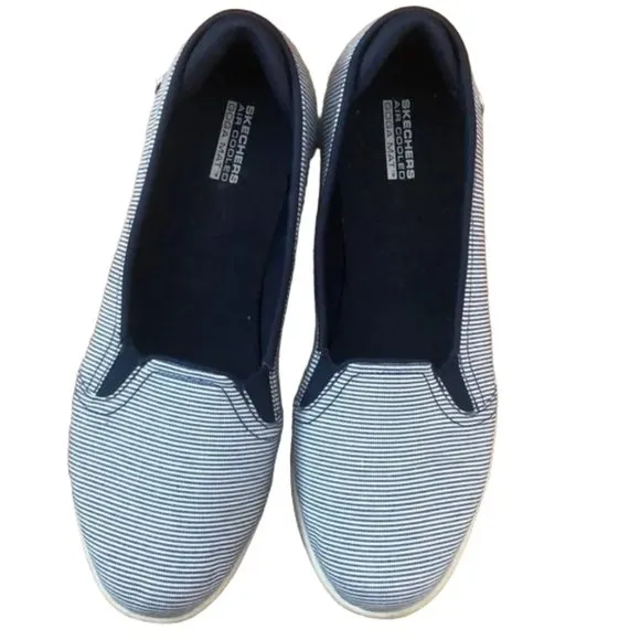 Sketchers Air Cooled Goga Mat On The Go Slip On Women’s Size 9.5 Blue & White - Image 2