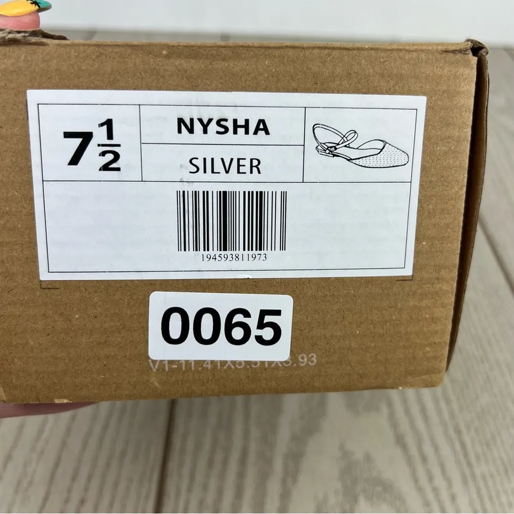 Journee Collection Nysha Formal Glitter Gem Material Flats 7.5 Silver $100 - Image 8