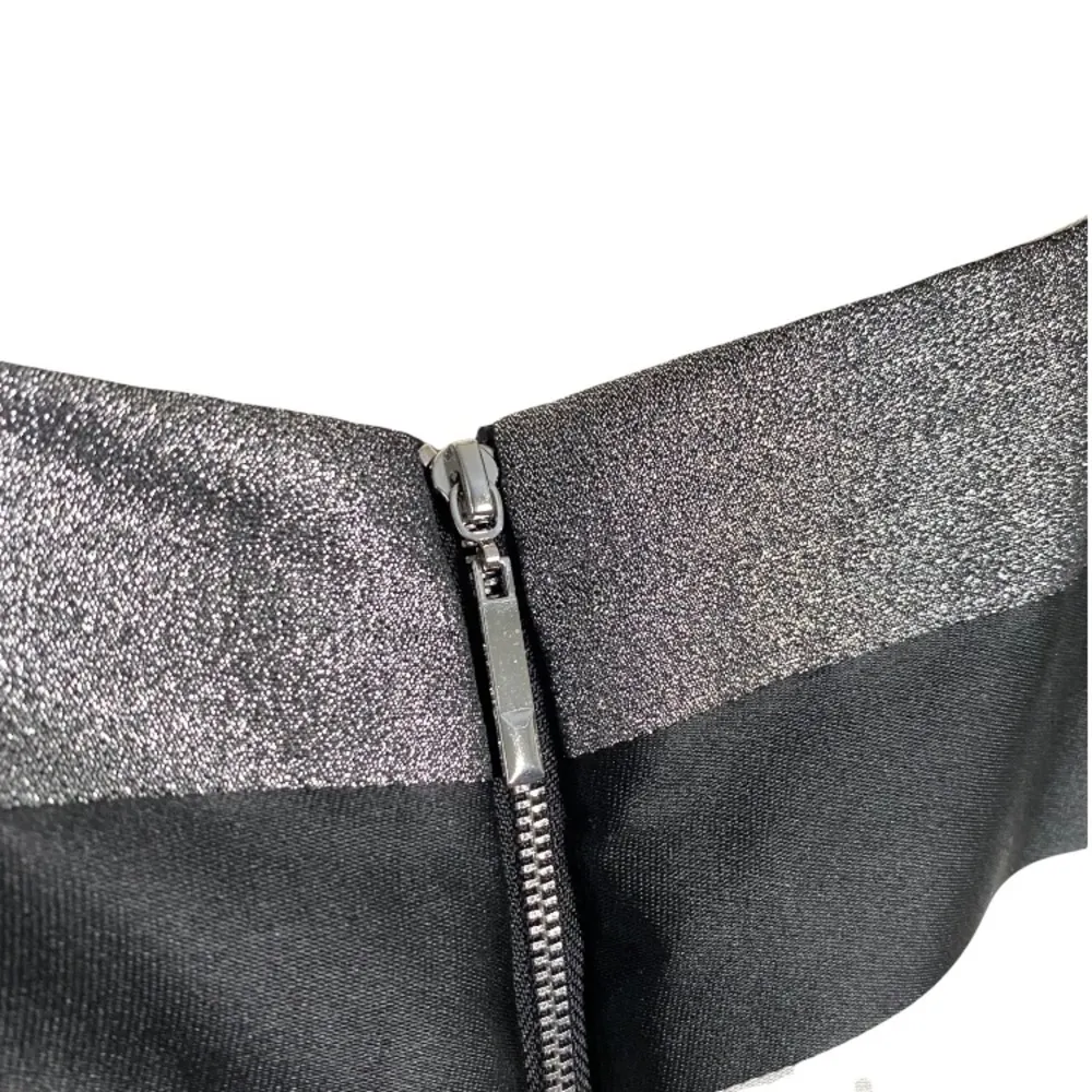 •Woman’s fit and flare dress• Size M - Image 8