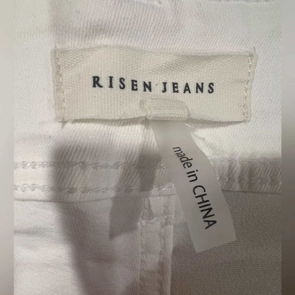 Risen White Wide - Image 5