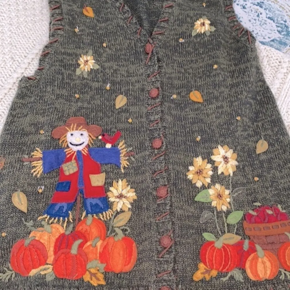 Vintage collectible green Fall scarecrow & pumpkins embroidered vest size medium - Image 6