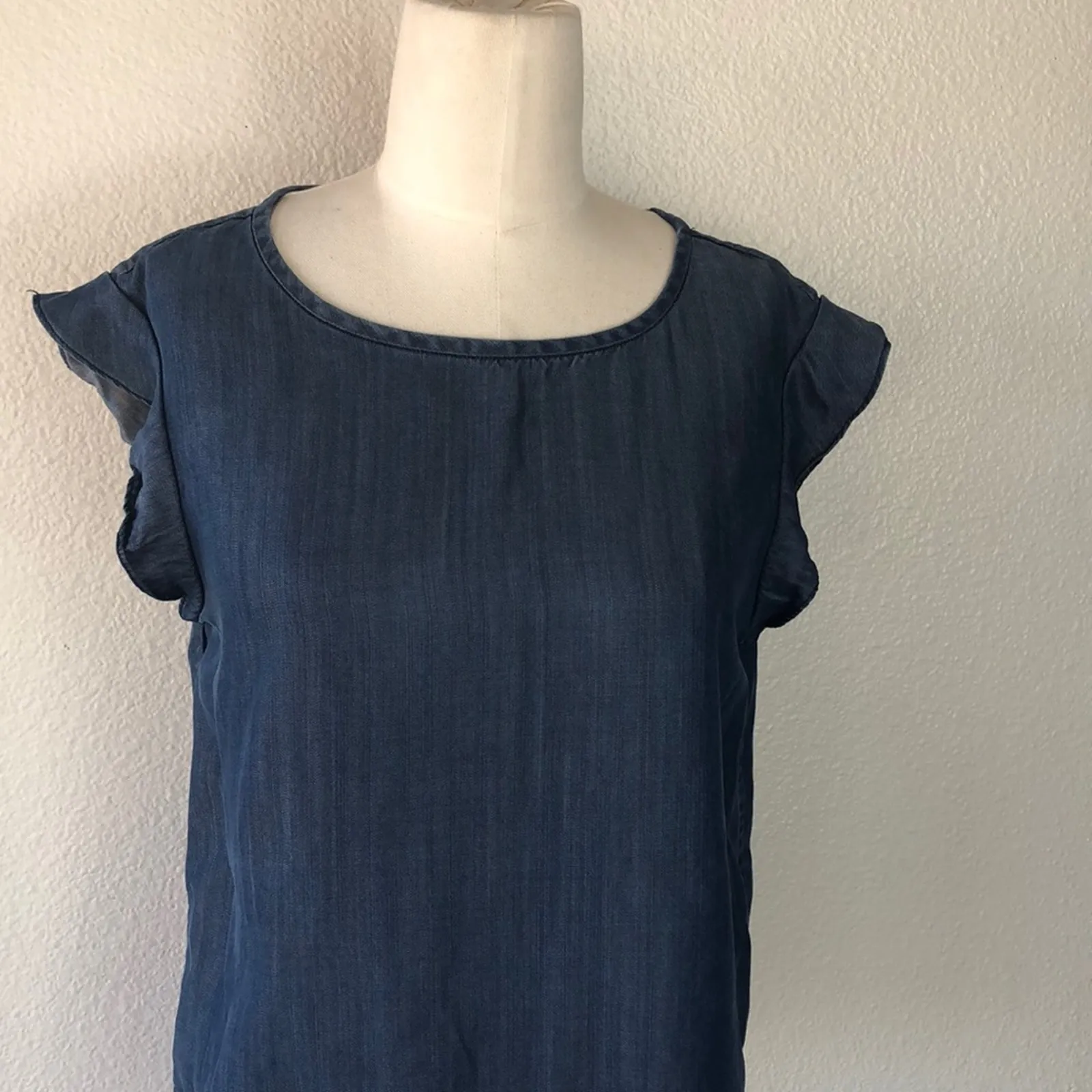 GAP chambray flutter sleeve top size S preppy nautical coastal grandma summer - Image 5