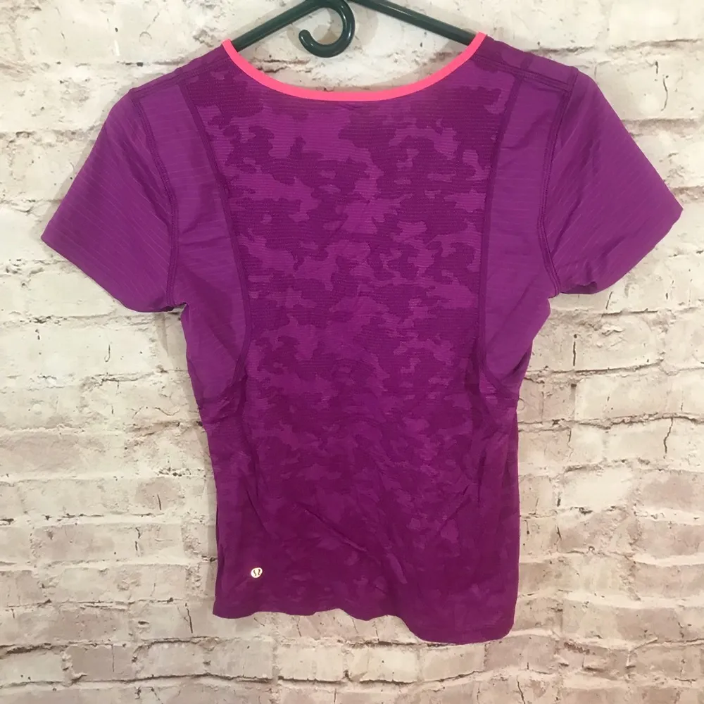 Lululemon Run For Days Regal Plum Tee Short sleeve - Image 4