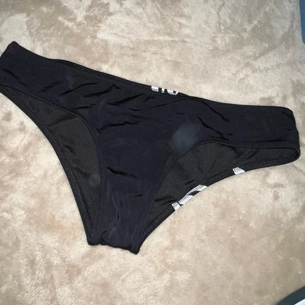 Victoria’s Secret awesome black totally beachin! Black bikini swim botto… - Image 4