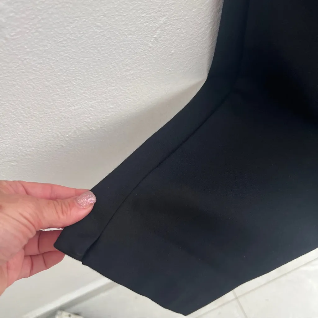 NWOT Chico's Black Pull-On Slim Leg ankle Pants Size 0 (US 4) - Image 4