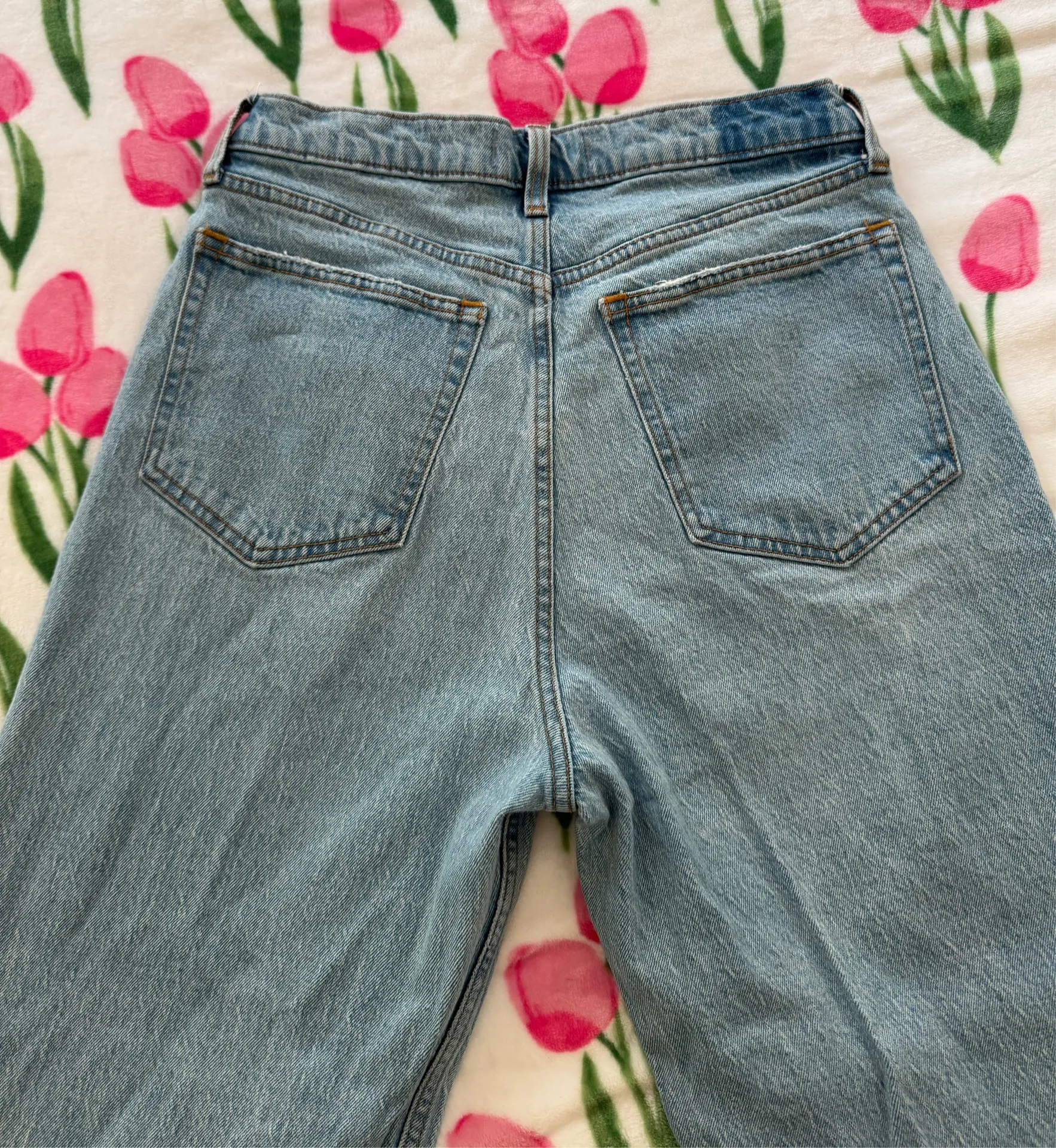 High-Rise Relaxed 90s Jeans - Image 5