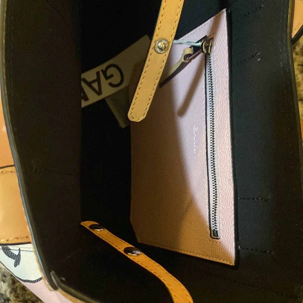 Women's Pink Smiley Face Print Small Tote Bag - Image 5