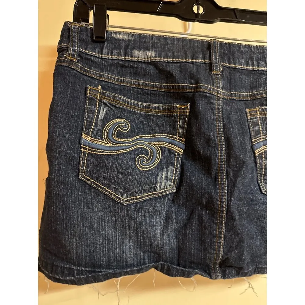 Y2K Candie’s Womens Distressed Denim Skirt With Embroidery Pockets & Raw Hem Siz Blue Size undefined - Image 6