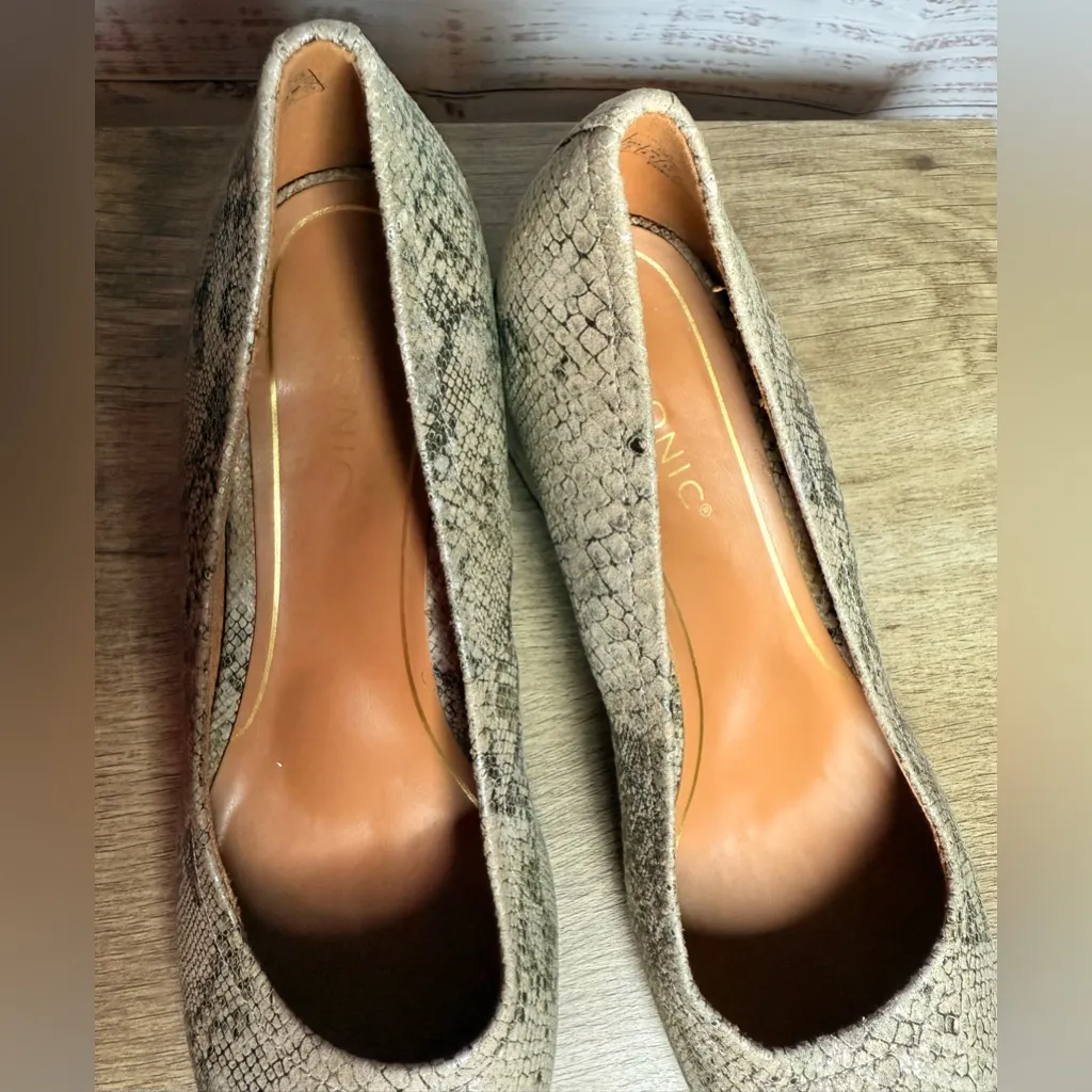 Vionic Snakeskin Patterned Heels - Image 4