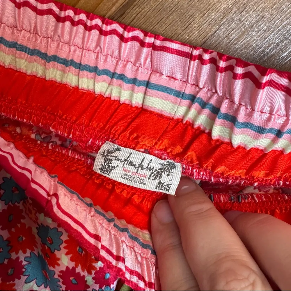 Free People Red and Blue Floral Pajama Shorts Size Large - Image 3