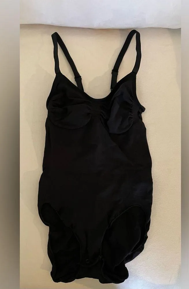 NWOT Skims Sculpting Briefs Bodysuit Size S/M Black - Image 5