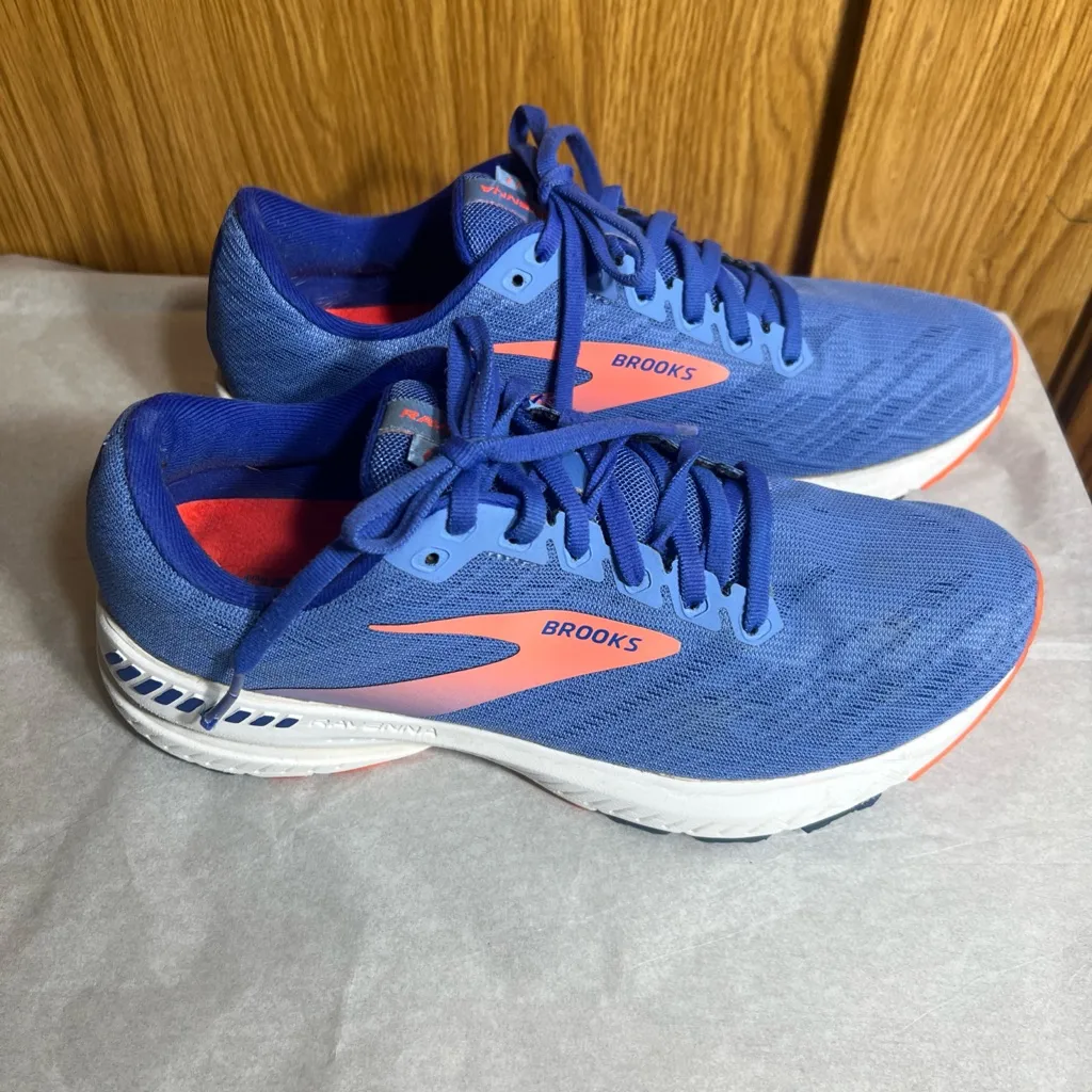 Brooks Athletic Shoes in Blue and Red - Image 2