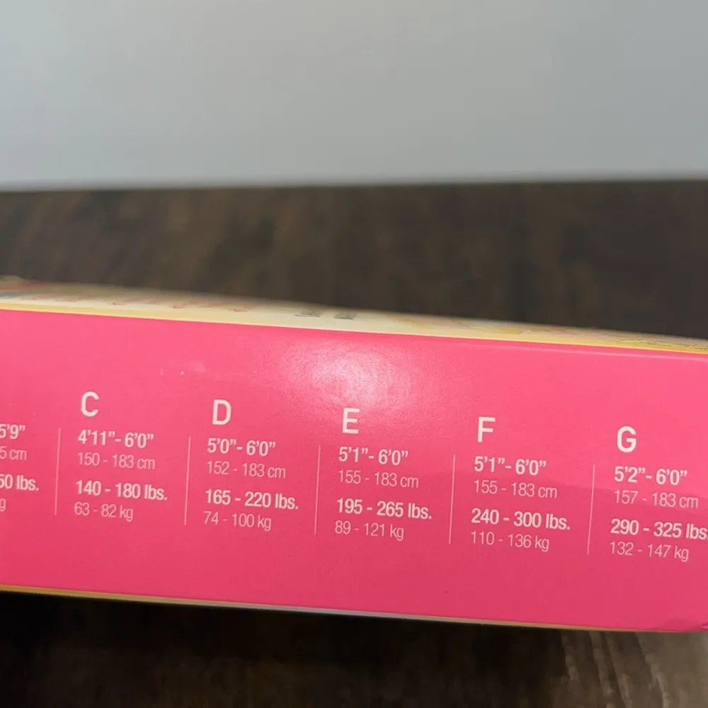 NEW Center Stage Patterned Shaping Tights - Image 4