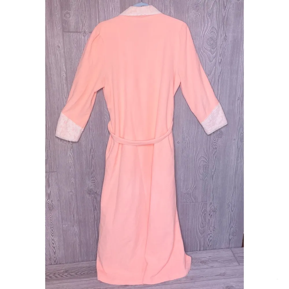 Vintage Vanity fair pink and lace sleeper wear robe pajamas - Image 4
