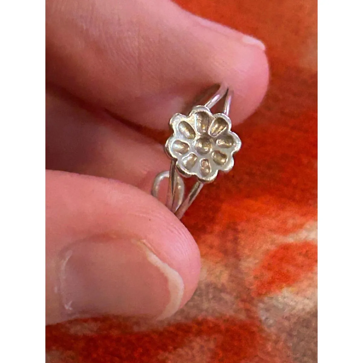 4.6 e49 silver plated ring flowers open bottom - Image 3