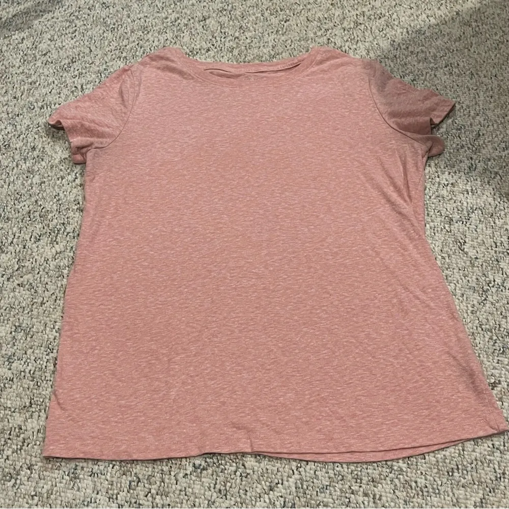 Universal Thread pink short sleeve shirt M - Image 2
