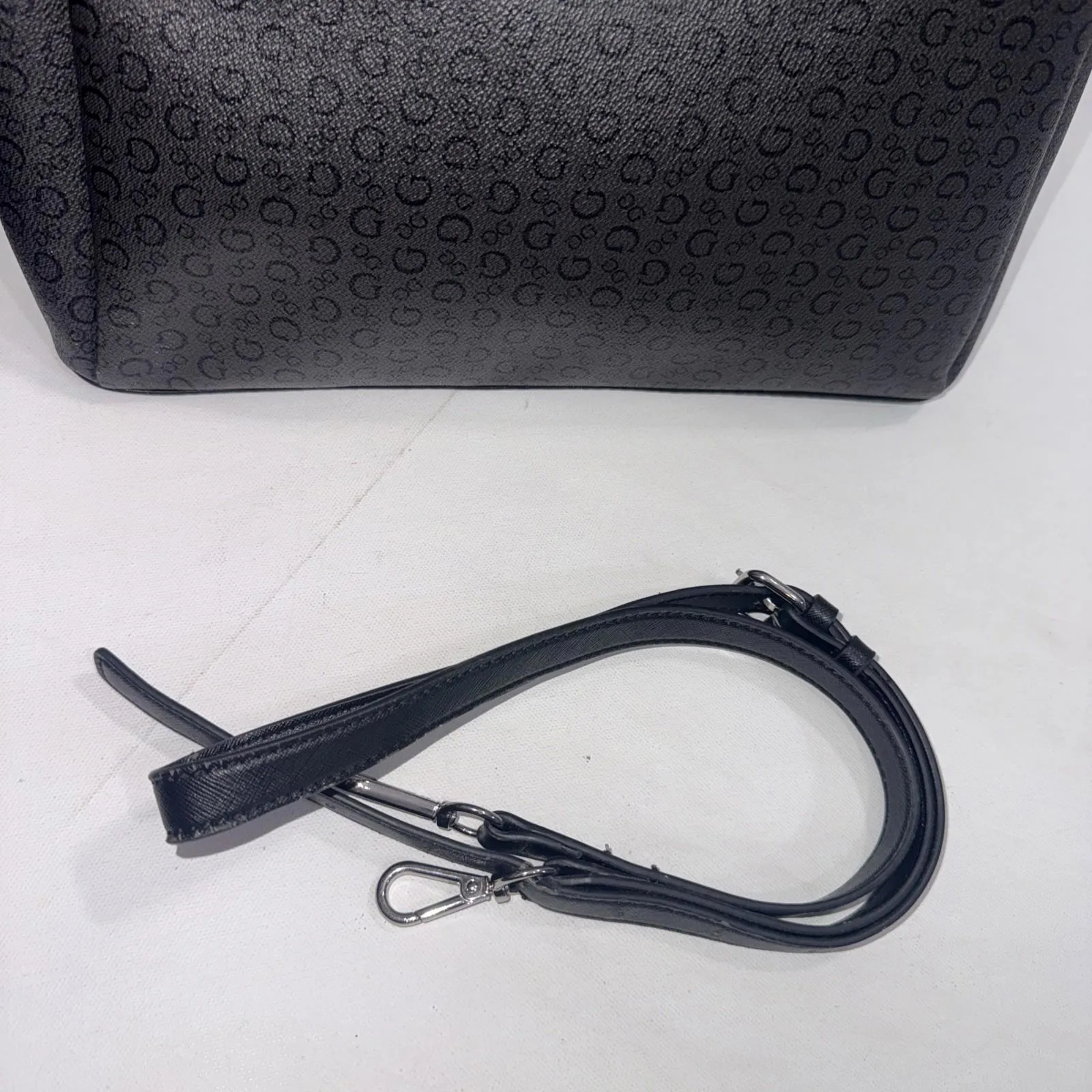 Y2K GUESS Black Monogram Old Money Classic Designer Chic Satchel Purse Bag - Image 2