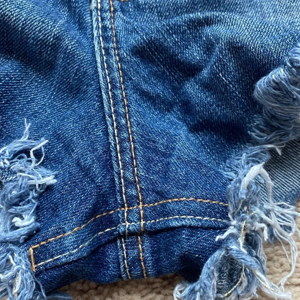 Hollister Jean Shorts High Rise Destroyed Distressed High Waist‎ Summer Size 7 - Image 5