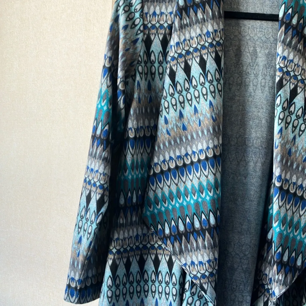 FINAL MARKDOWN Susan Graver Abstract Print cardigan medium - Image 8