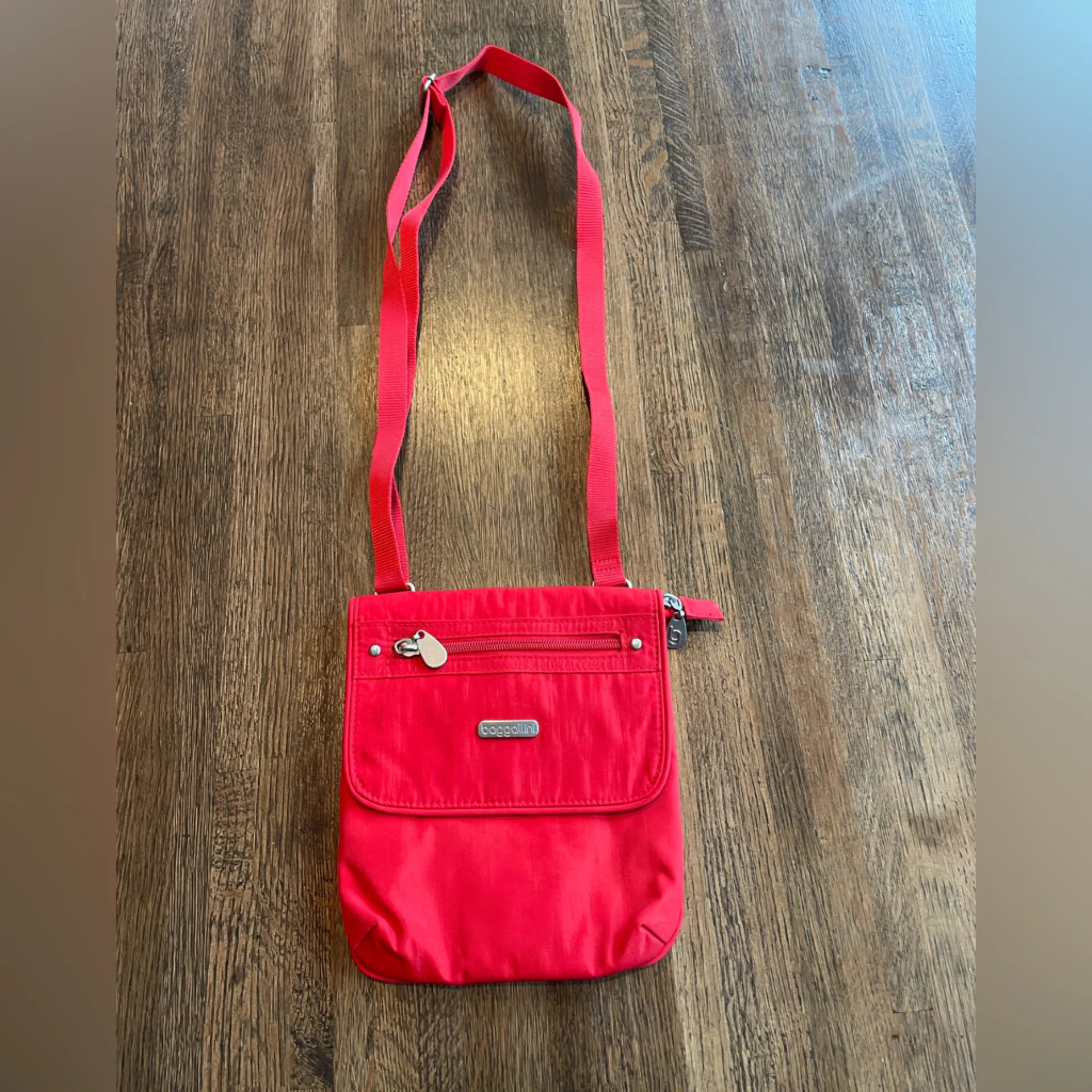 NWOT Red Baggallini Crossbody Bag - Image 6