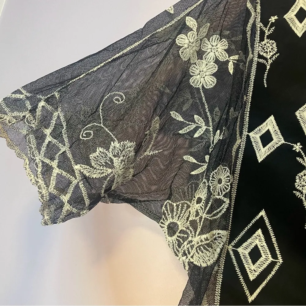 Ultra Pink Black Sheer Flowy Boho Top With Cream Embroidery Floral Size Medium - Image 11