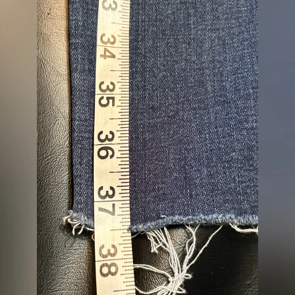 Silver Jeans Women's Avery Straight Leg Denim size 30/29 - Image 13