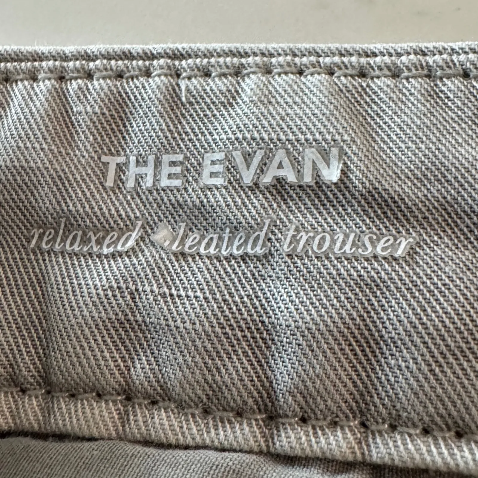 AG Adriano Goldschmied The Evan Relaxed Pleated Trousers Gray Women's Size 26R - Image 6