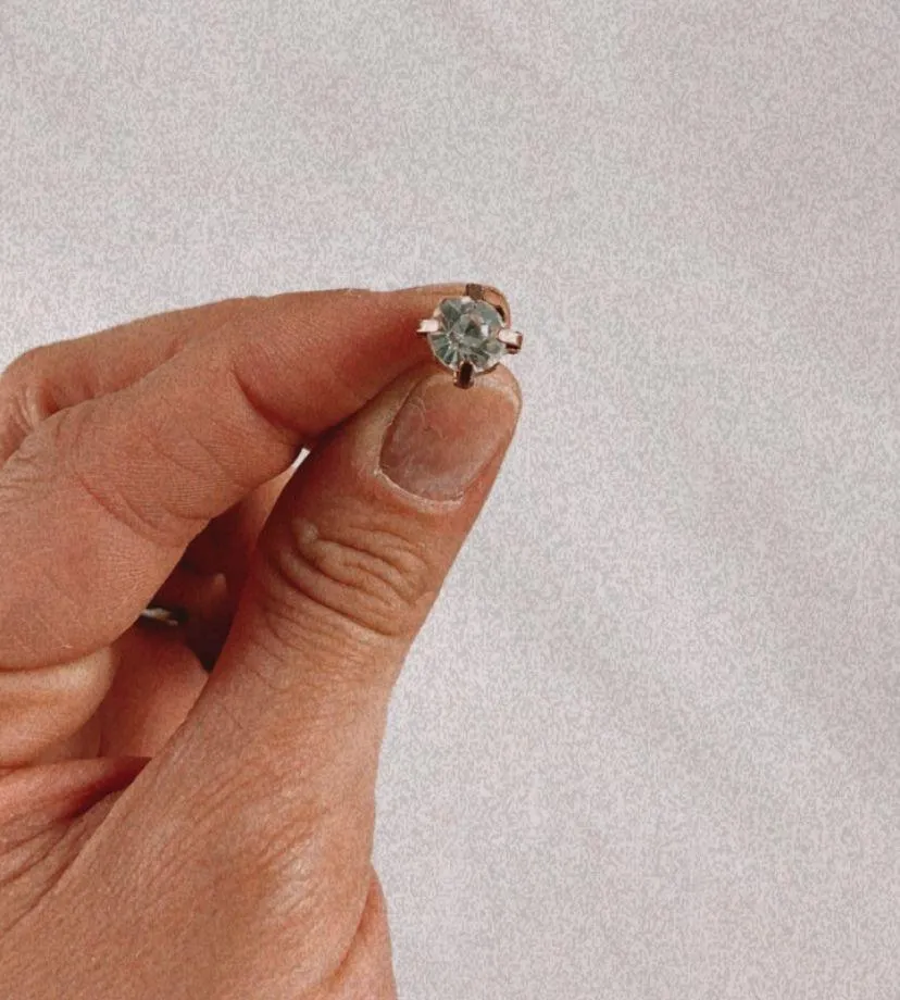 Single Large rock rhinestone gold stud earring - Image 7