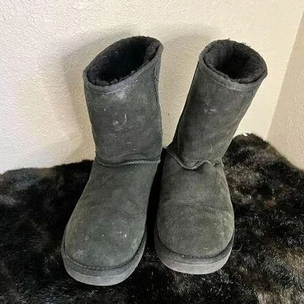 UGG AUSTRALIA CLASSIC SHORT S/N 5825 black SUEDE SHEARLING BOOTS Sz 10 - Image 2