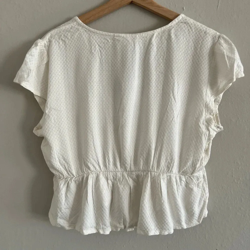 ROXY Ivory Textured Cropped Top Short Sleeve V Neck Peplum hem Size XL - Image 3