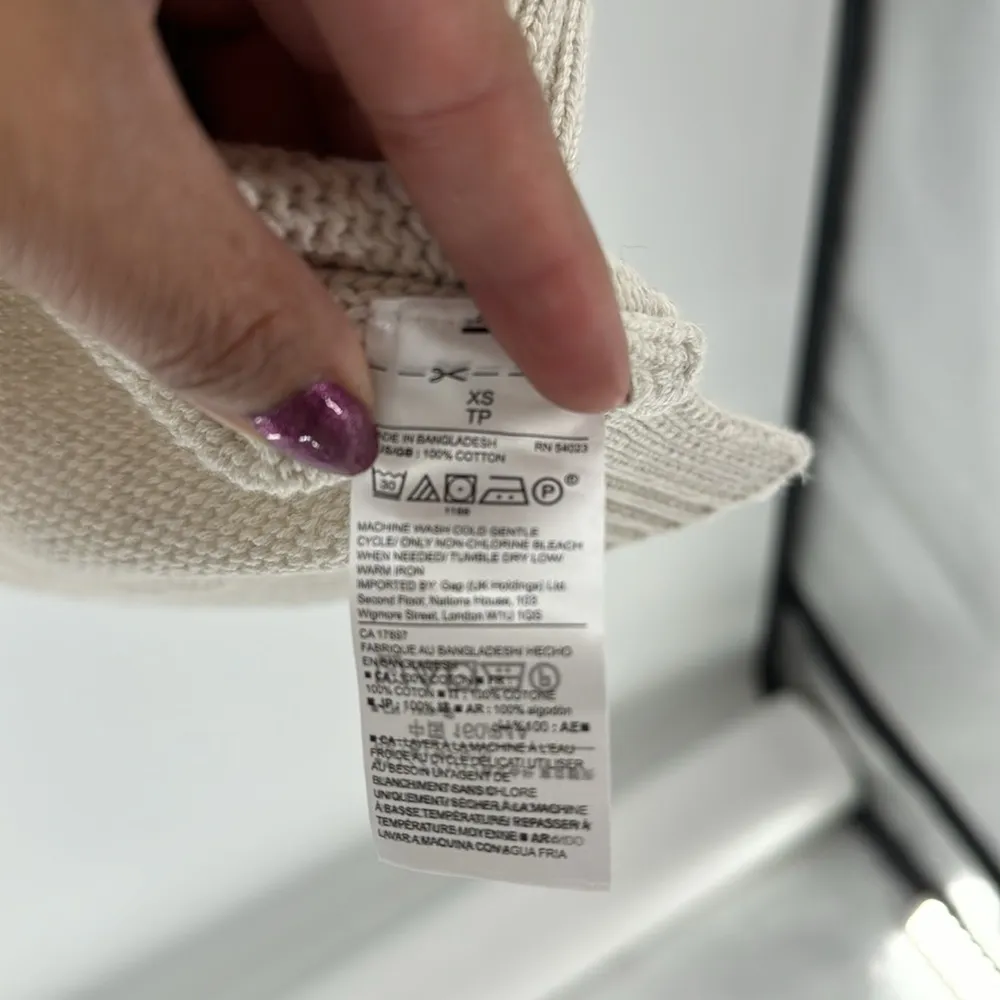 Gap sweater vest cream in color never worn NWOT oversized coastal grandma - Image 10