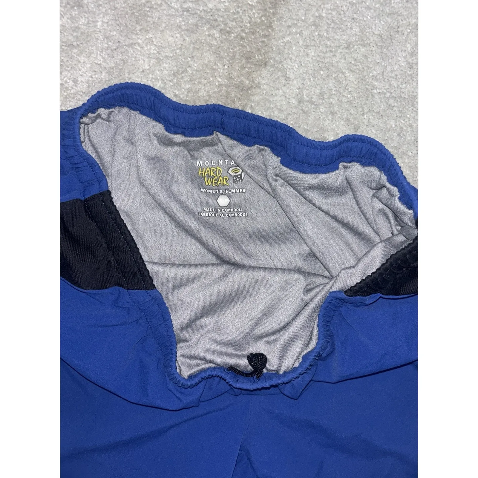 womens mountain hardwear shorts blue lined Small Athletic - Image 3