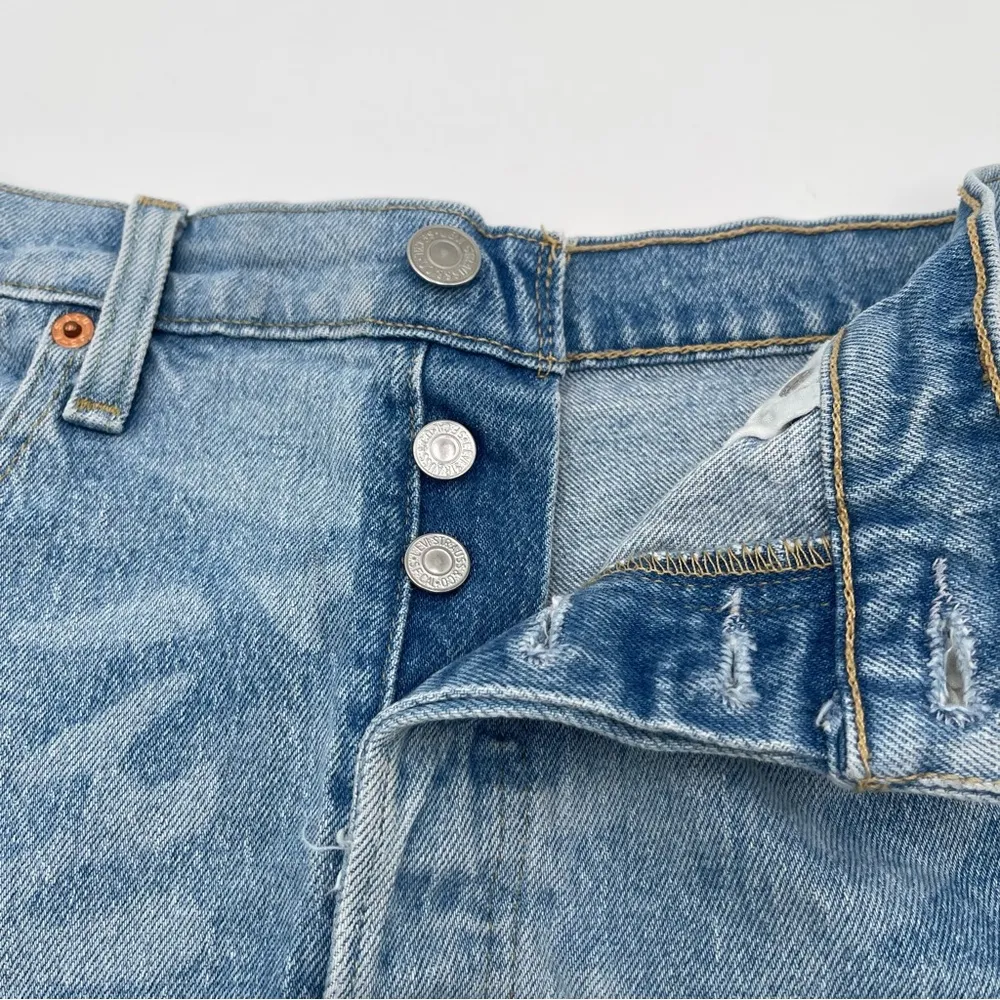 Levi’s Womens 501 Button Fly Camo Print Cutoff Denim Jean Shorts Size 32 (US 14) - Image 3